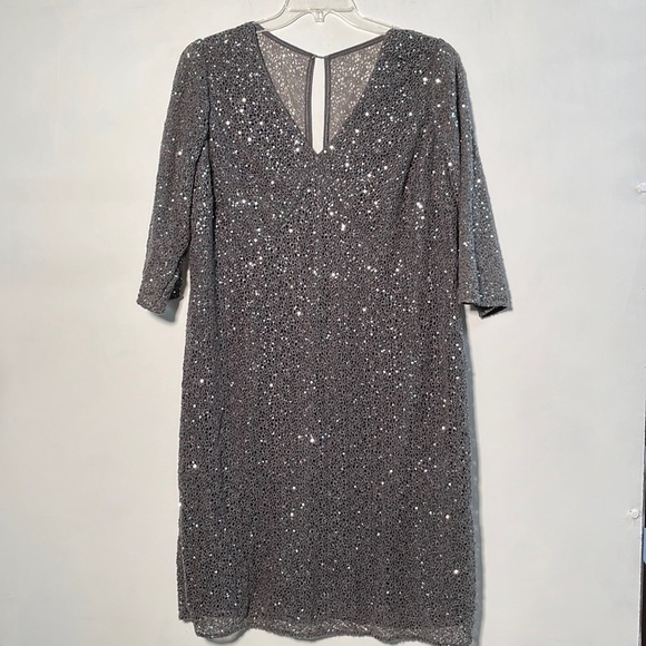 KAY UNGER Honeycomb Lace V-Neck Sequined Elbow Keyhole Back Grey Party Dress 18W - Picture 1 of 16